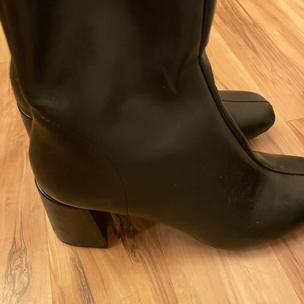 Elegant Black Women's Boots